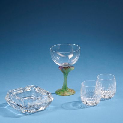 DAUM, France.
Crystal set.
It includes :
-...