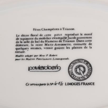 LIMOGES.
Partie de service de table en porcelaine...