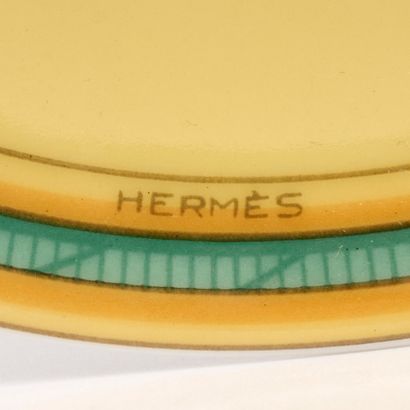 HERMÈS, Paris.
Partie de service en porcelaine,...