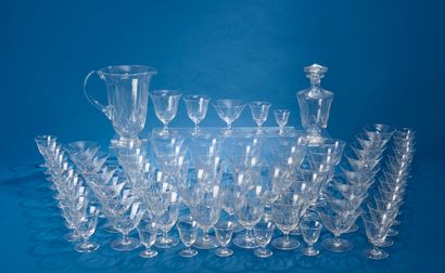 Part of a tulip-shaped crystal glass service.
Includes:...
