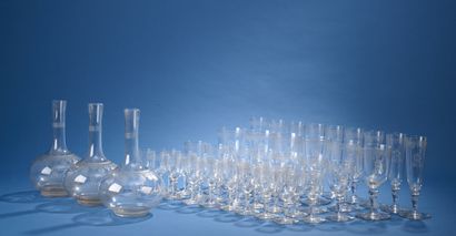 Set of engraved crystal glasses decorated...