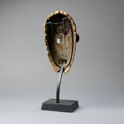 Masque de danse anthropomorphe au visage...