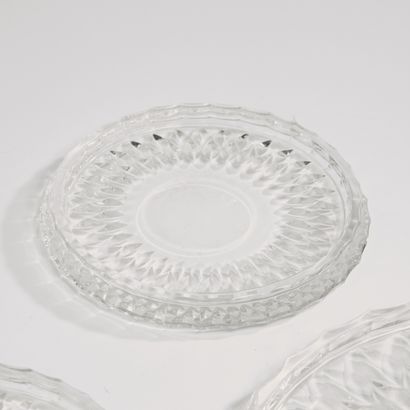 VAL SAINT LAMBERT.

Dish and two coasters...