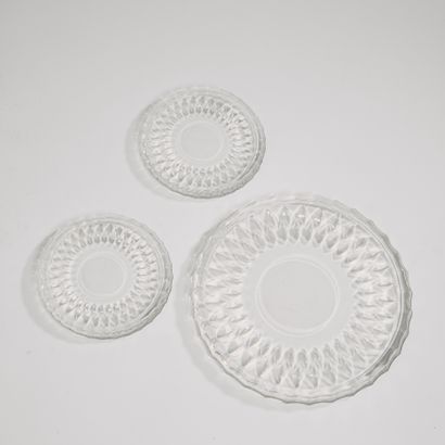 VAL SAINT LAMBERT.

Dish and two coasters...