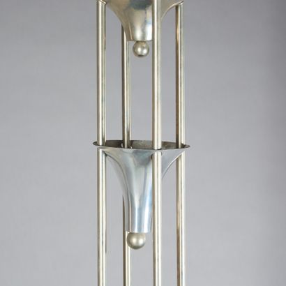 Attribué à Henri PETITOT (1914-1938).


Plafonnier...