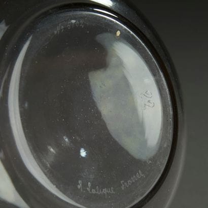 LALIQUE France.

Flat-bottomed blown-glass...