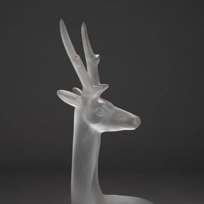 LALIQUE France.
Reclining stag.
Moulded crystal...