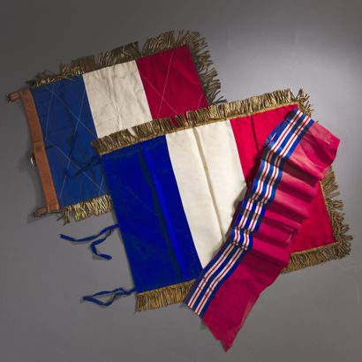 Lot de 2 fanions de véhicule de Président...