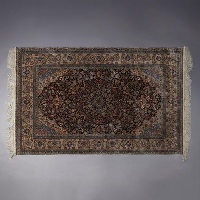 Set of 4 wool carpets:
- BOUKHARA, wool carpet...