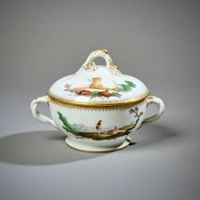 PARIS Manufacture du COMTE DE PROVENCE.

Porcelain...