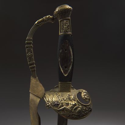 Épée d’Officier d’État-major. Fusée en bois,...
