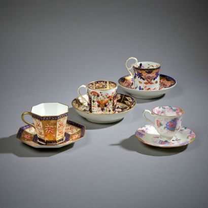 ANGLETERRE.

Trois tasses et leur soucoupe...