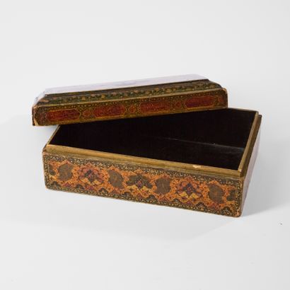 Rectangular papier-mâché box lacquered in...
