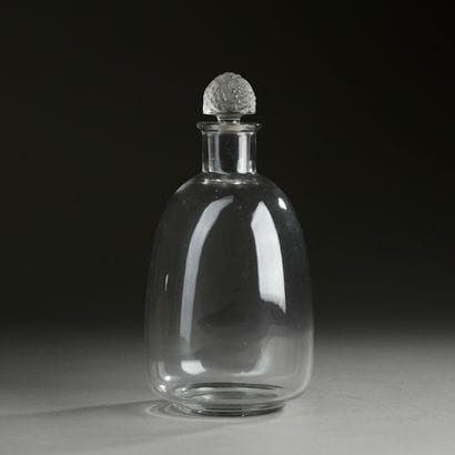 LALIQUE France.

Flat-bottomed blown-glass...