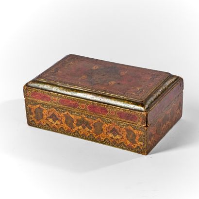Rectangular papier-mâché box lacquered in...