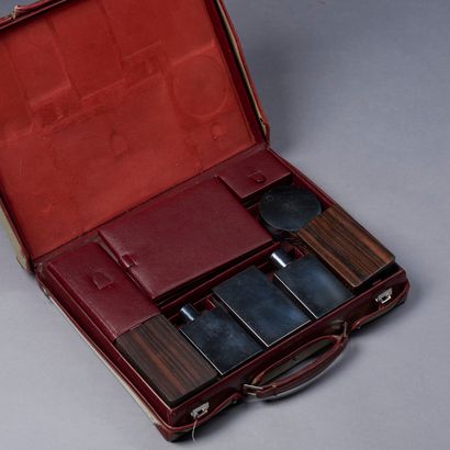 HERMES.

Nécessaire de toilette de voyage...