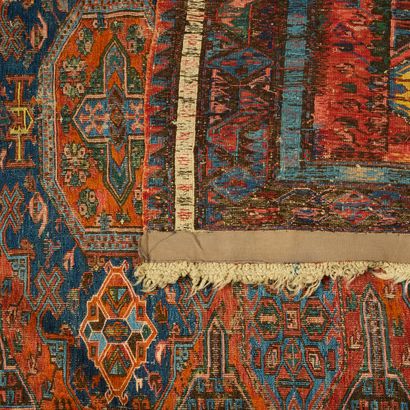 SOUMAK, Caucasus.
Wool thread rug on a wool...