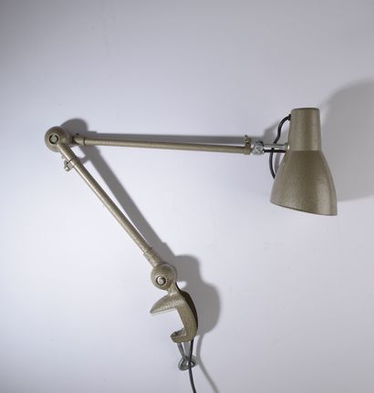 Lampe d'atelier articulée en métal émaillé...