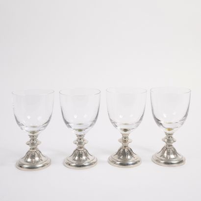 LES ETAINS DU MANOIR.

A pewter covered sugar...