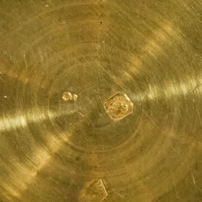 Covered box in 950 thousandths silver entirely...