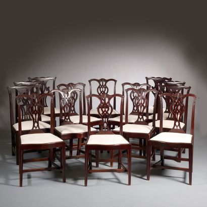 Suite de huit chaises de salle à manger en...