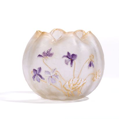 MONTJOYE, Saint Denis crystal works.


Ball...