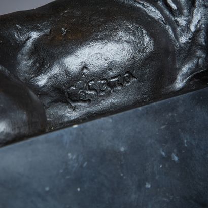 CESARO (20th century).

Lying bulldog.

Bronze...
