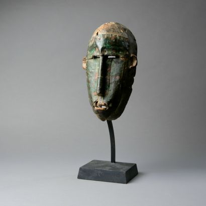 Masque de danse anthropomorphe au visage...