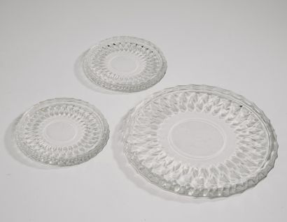 VAL SAINT LAMBERT.

Dish and two coasters...