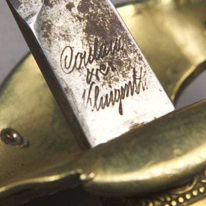 Épée d’Officier d’État-major. Fusée en bois,...