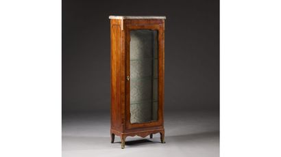 Petite vitrine en placage de bois rose et...