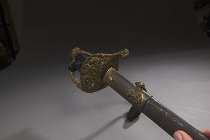 Sabre d’Officier de Marine. Poignée en corne....