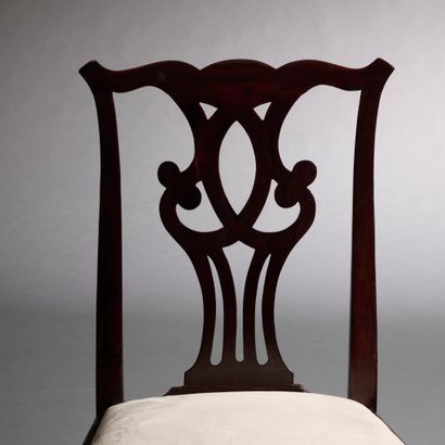 Suite de huit chaises de salle à manger en...