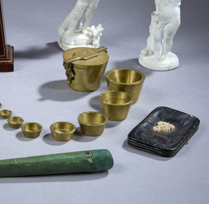 Set of small souvenirs from the La Rochefoucauld...