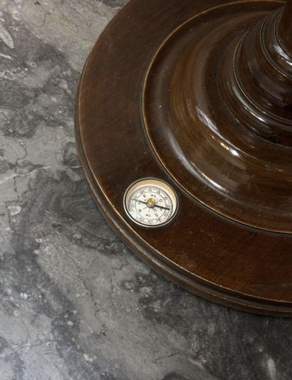 NEUER ERD GLOBUS.

Lithographed globe (restorations).

Stained...