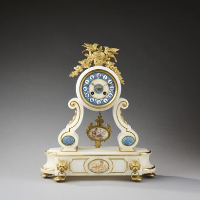 Gilt bronze, gilded and chased clock (scratches,...