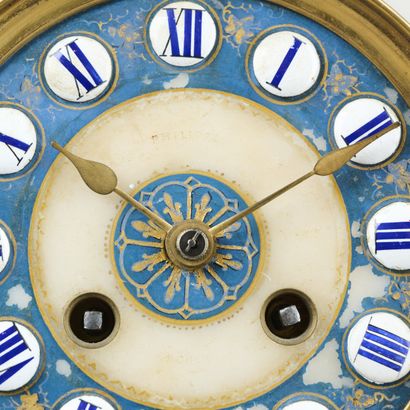 Gilt bronze, gilded and chased clock (scratches,...