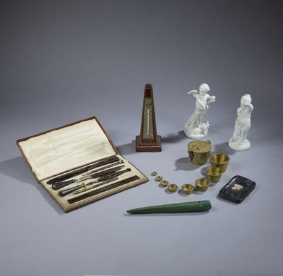 Set of small souvenirs from the La Rochefoucauld...