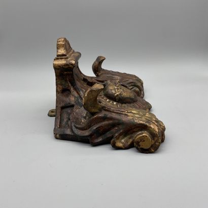 Carved and gilded wood Crucifix support.
18th...