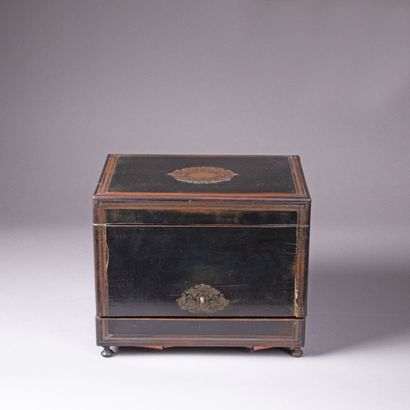 Liqueur cellar in blackened wood and veneer...