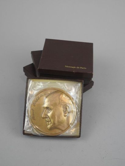 Monnaie de Paris, Dassault, Cinq médailles...