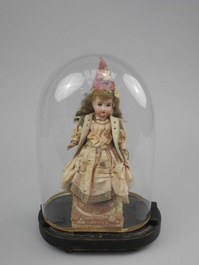 Poupée DEP à messages, la tête en porcelaine,...