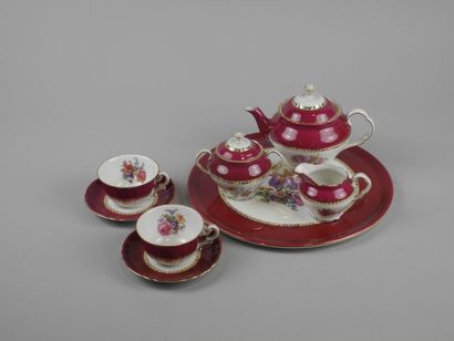 Service tête-à-tête en porcelaine VICTORIA...