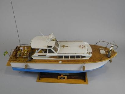 Blanche, maquette de bateau en bois, métal...