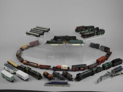 Lot d'une locomotive 232.R.003 et son tendeur;...