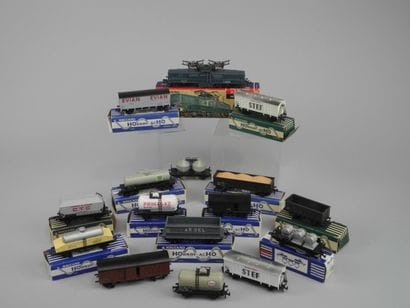 HORNBY, HO. Ensemble d'une locomotive BB...