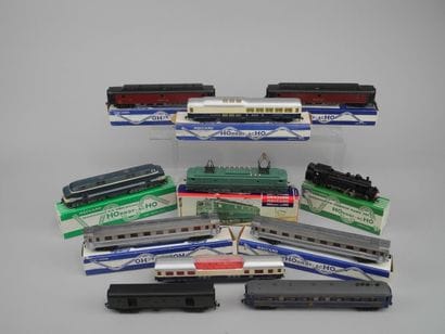 HORNBY, HO. Ensemble de trois locomotives:...