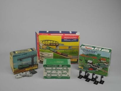 HORNBY, HO. Ensemble d'éléments de pente...