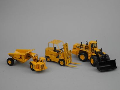 Trois modèles réduits JOAL : tracteur tombereau...