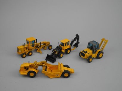 Quatre modèles réduits JOAL : Scraper automoteur...